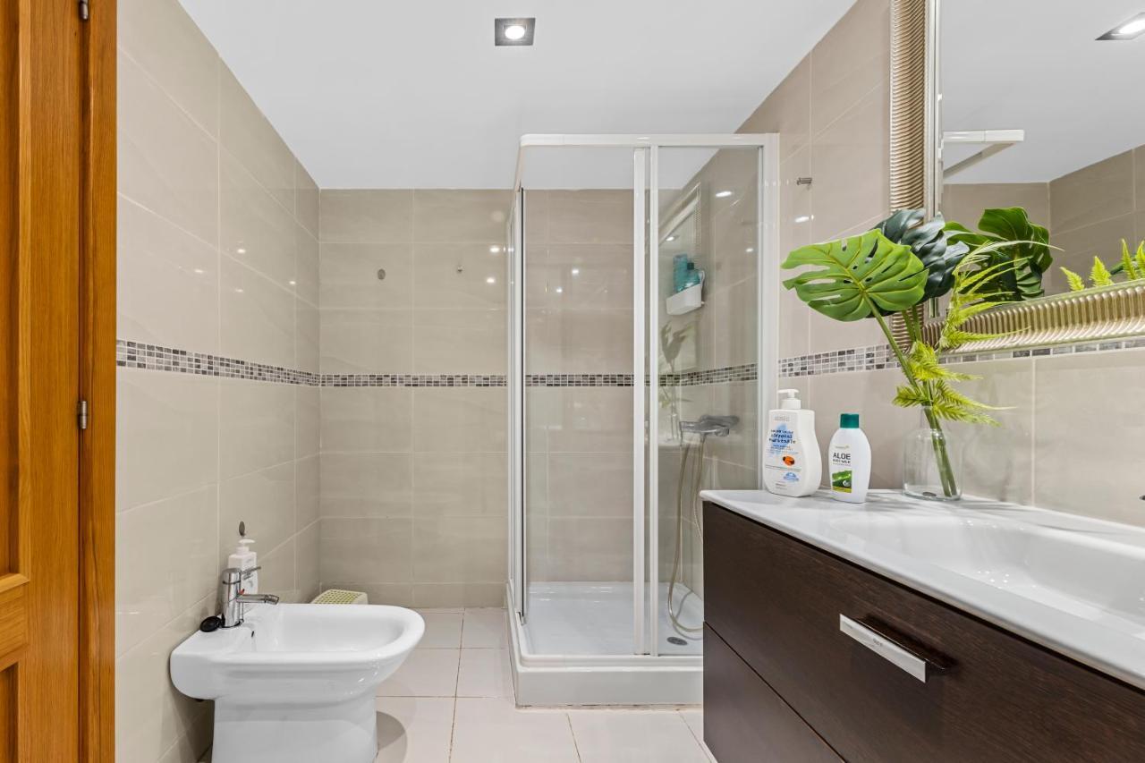 Home2Book Wanderlust Apt Arrecife Beach, Terrace 외부 사진